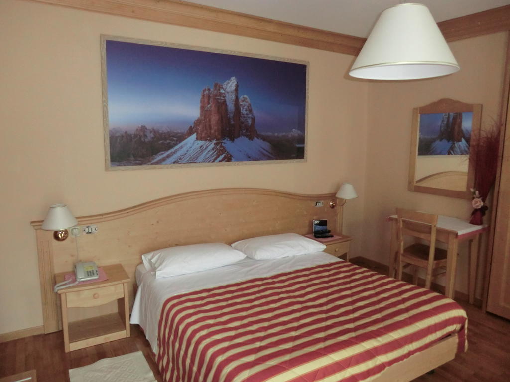 Albergo Garni Ajarnola Auronzo di Cadore Zimmer foto