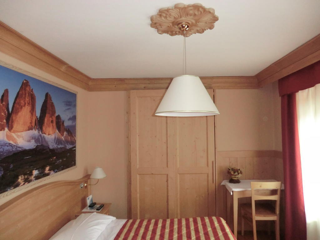 Albergo Garni Ajarnola Auronzo di Cadore Zimmer foto