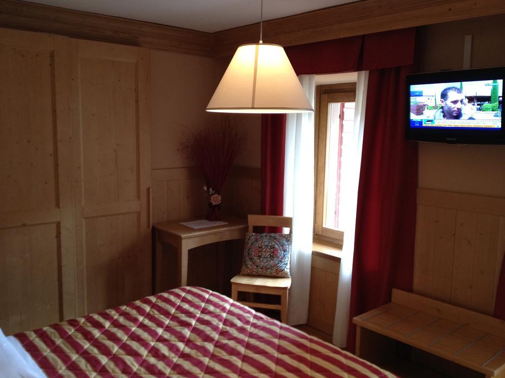 Albergo Garni Ajarnola Auronzo di Cadore Zimmer foto